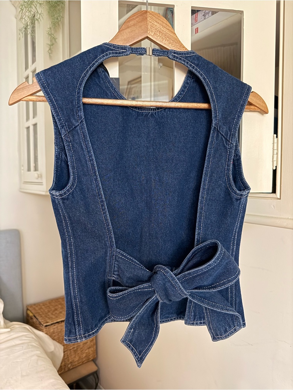NWT Lioness Countryside Top Denim Open Tie Back Indigo Wash Small